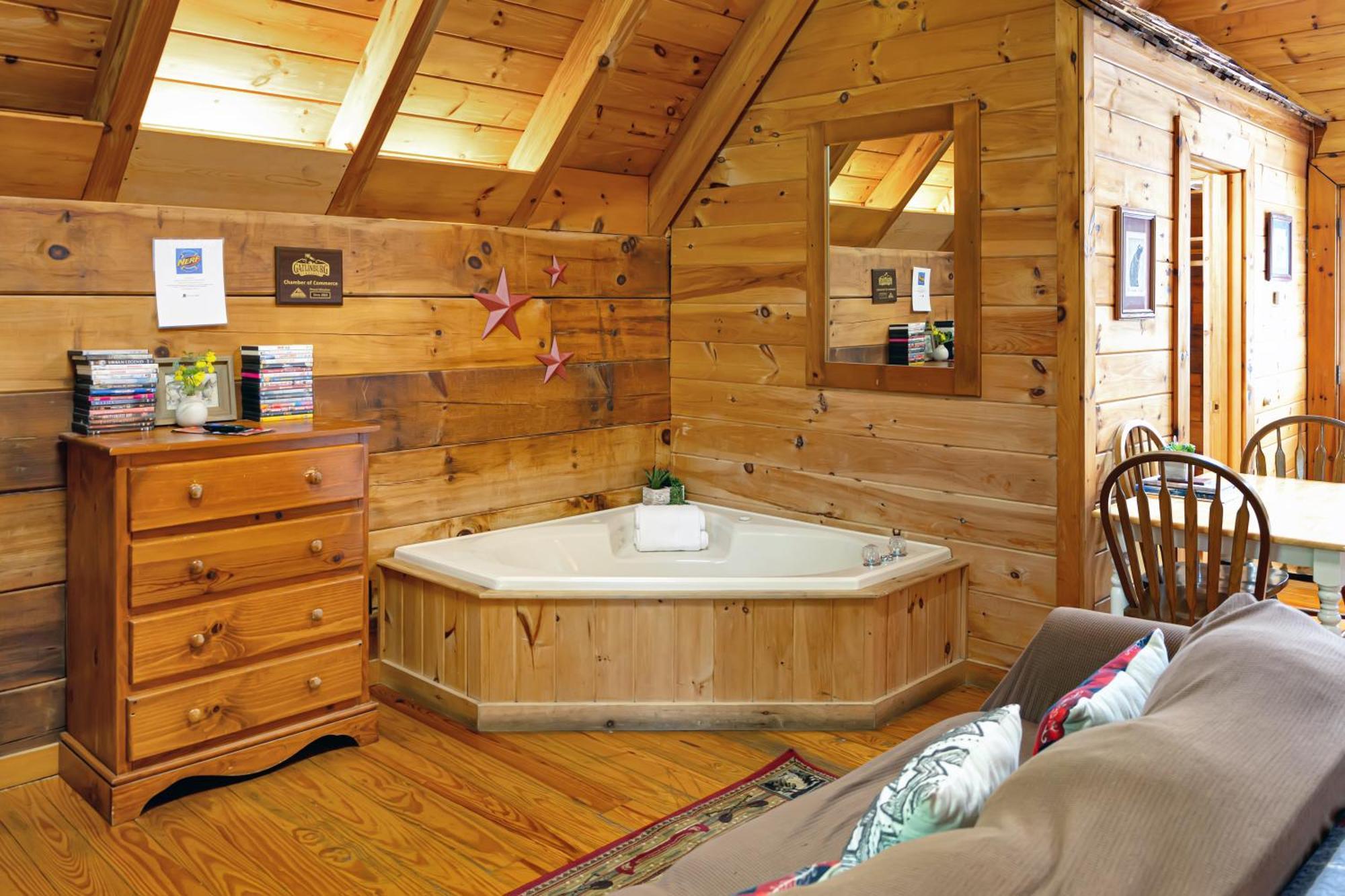 Cozy Cabin! Hot Tub, King Bed, Fireplace, & Pool Gatlinburg Ngoại thất bức ảnh